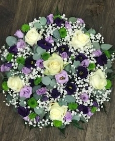 Rose and Lysianthus Posy