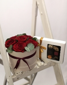 Rose Hat Box