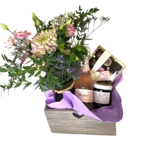 Fizz and flowers gift set