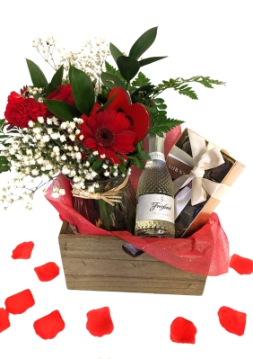 Valentine's Fizz and Flowers gift set