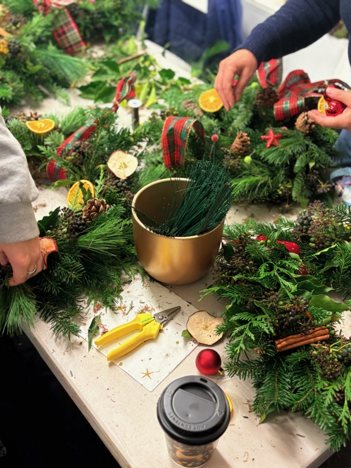 Christmas Wreath Workshop Saturday 5th December 10:00 to 12:00 pm At The Ship Inn