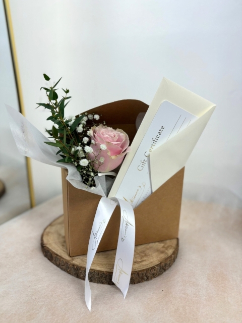 Workshop bud vase and gift certificate